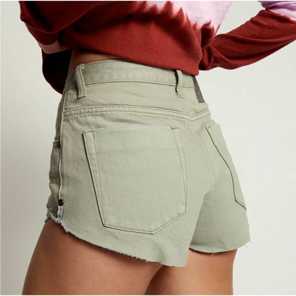 One Teaspoon Faded Khaki High Waisted Denim Shorts Size 27